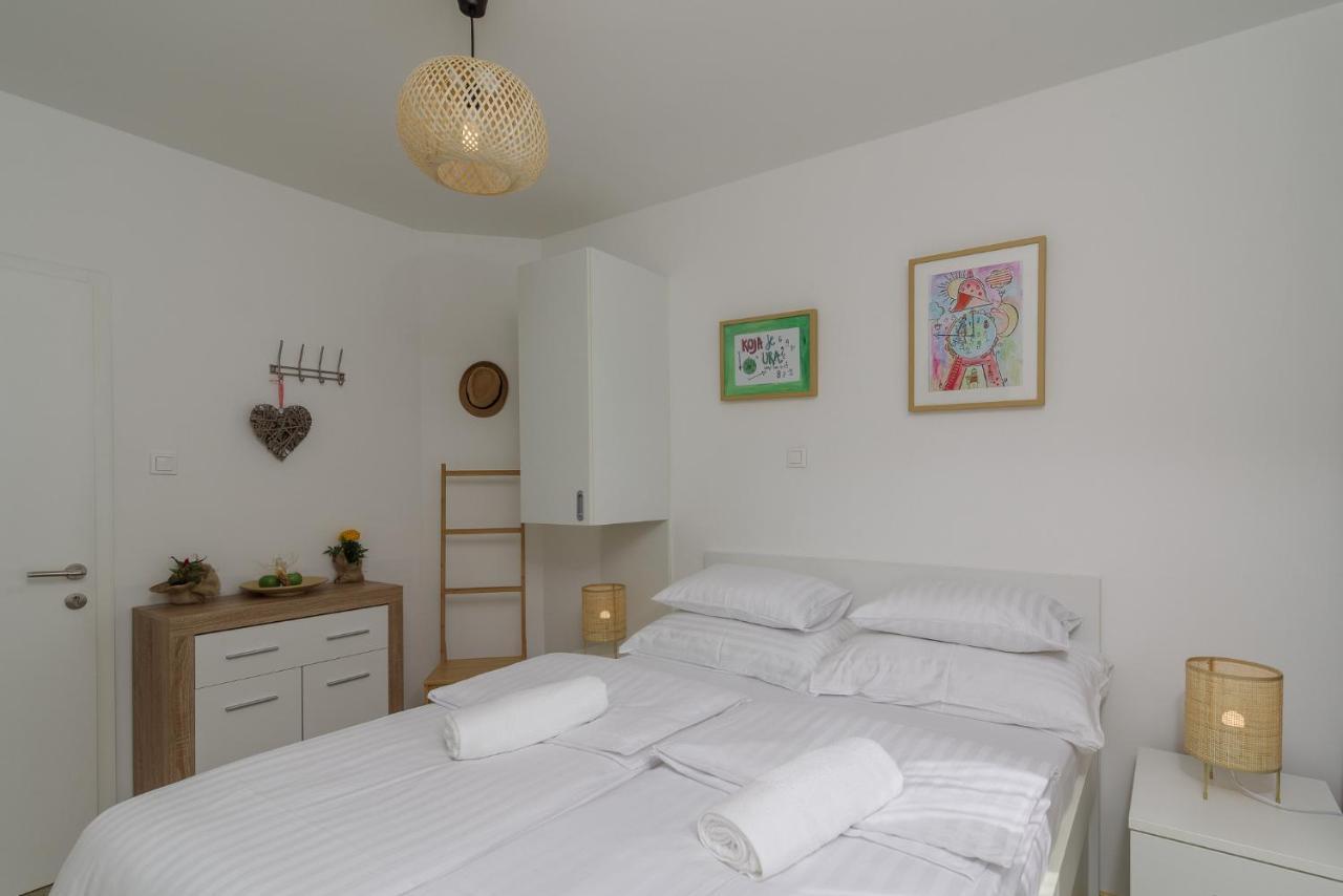 Vila White Трогир Экстерьер фото