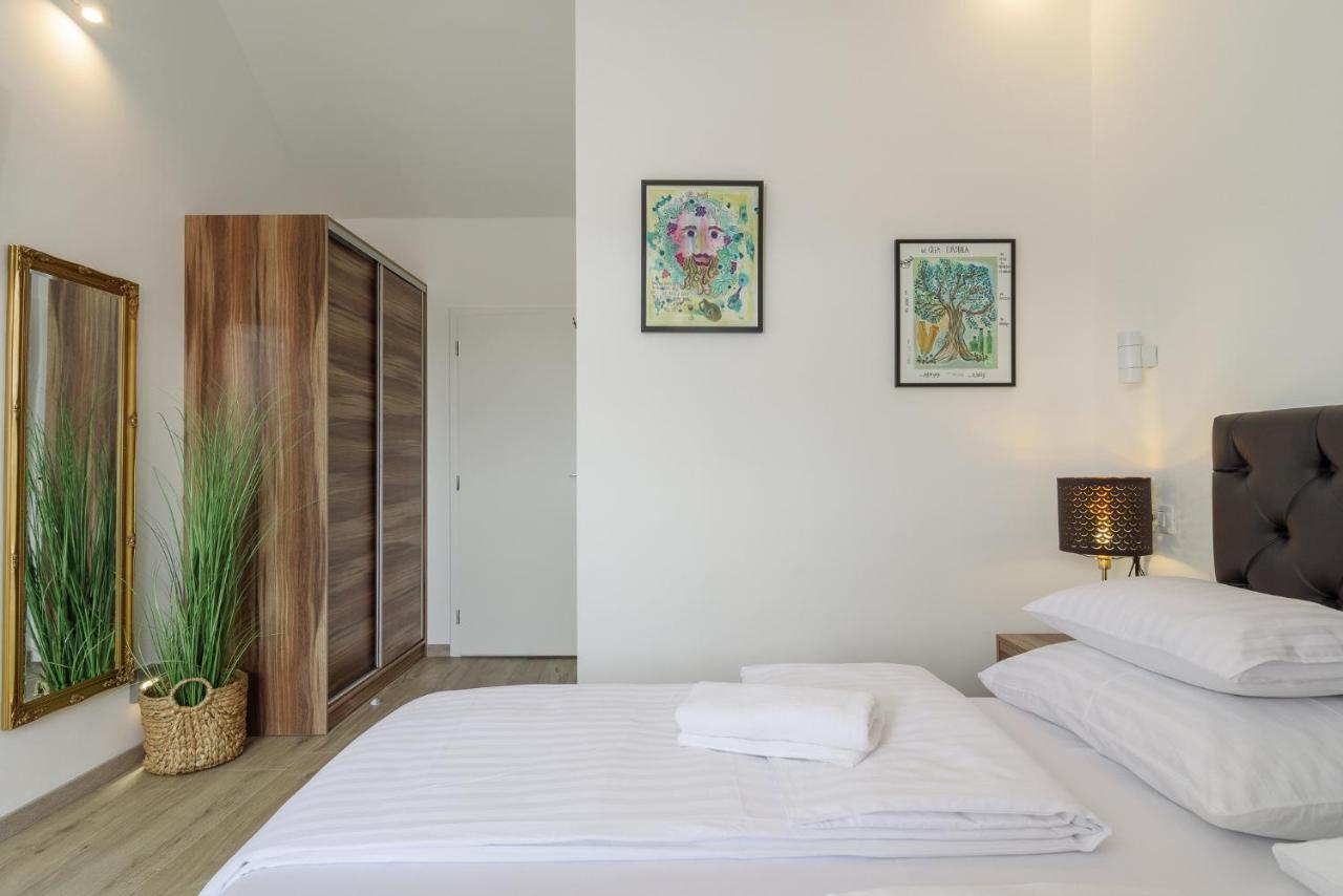 Vila White Трогир Экстерьер фото