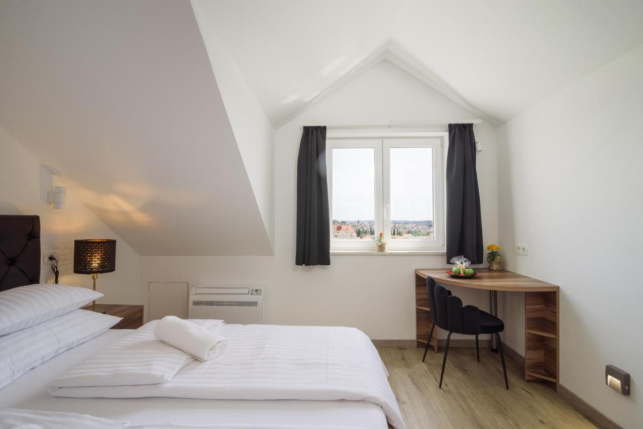 Vila White Трогир Экстерьер фото