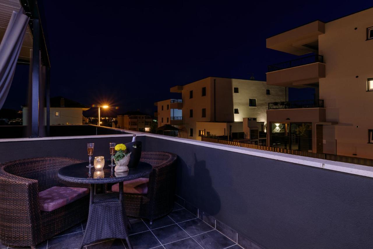 Vila White Трогир Экстерьер фото