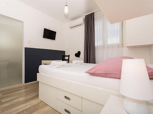 Vila White Трогир Экстерьер фото